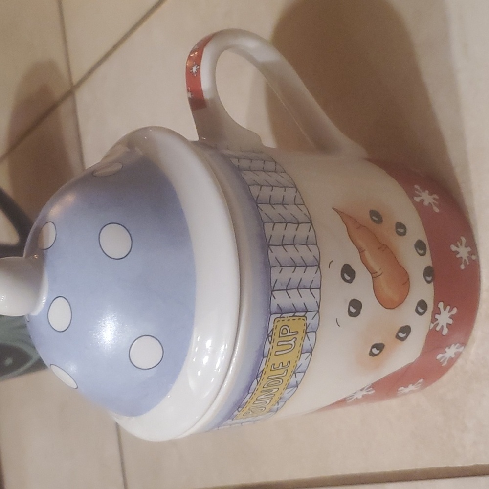 Bundle Up Snowman Large Mug with Lid 2002